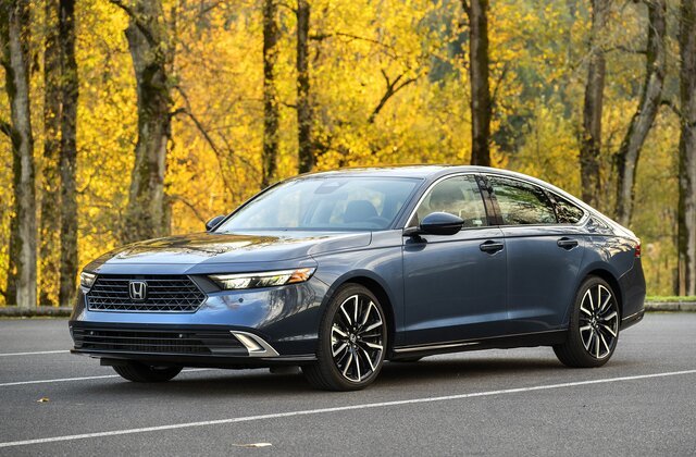 16-2024-honda-accord-hybrid-angular-front-jmv (1)